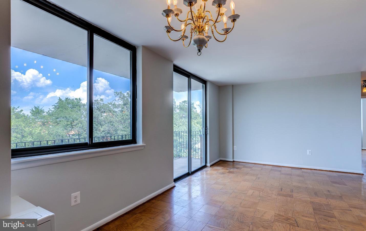 4401 Cherry Hill Road, Unit 66 Arlington, VA 22207 - Photo 6 of 29 a view of an empty room with a window