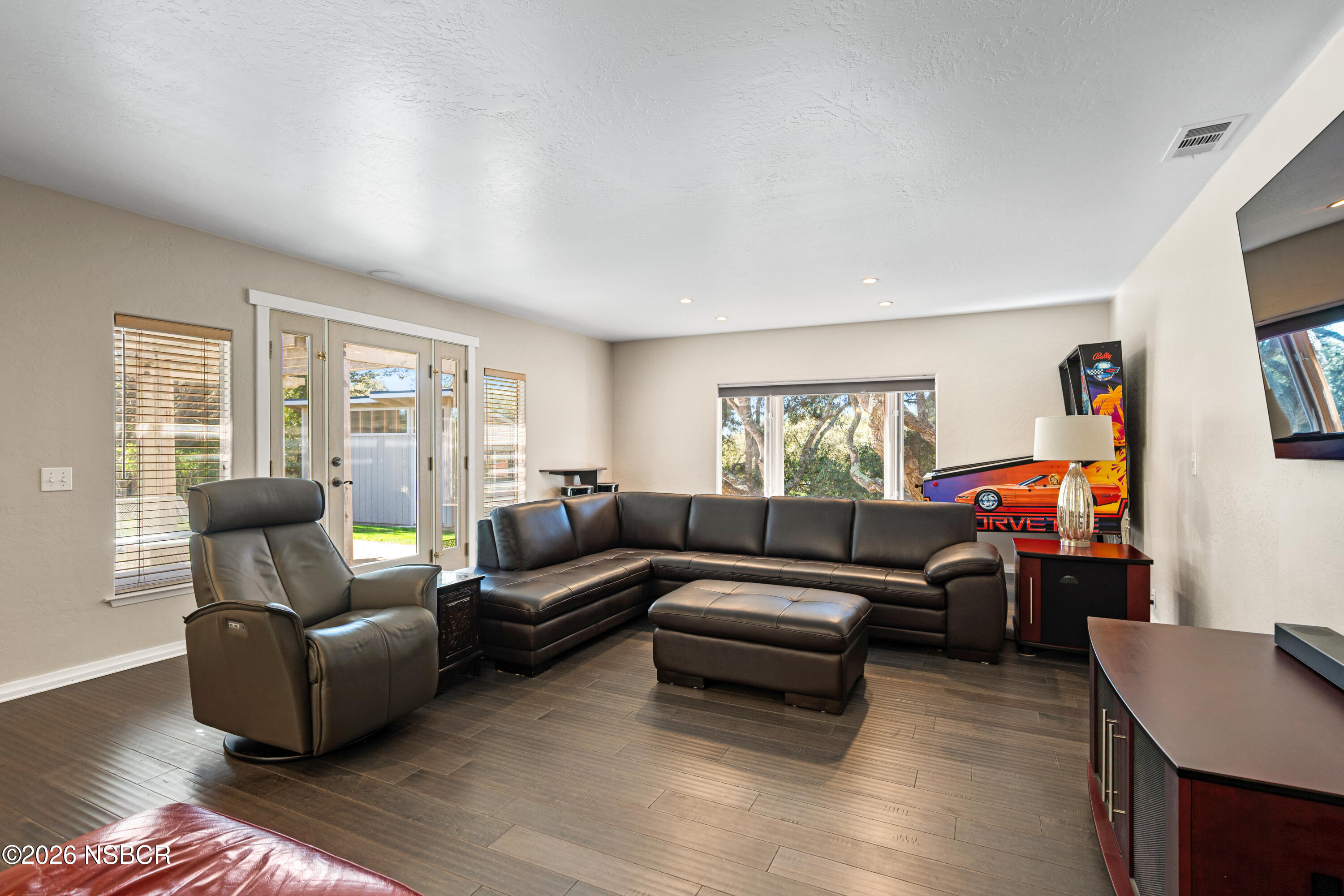 4473 Greenbrier Road Lompoc, CA 93436 - Photo 20 of 54 a living room with furniture and a window