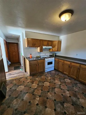 $95,000 | 233 Connolly Drive, Hazelwood, MO 63135