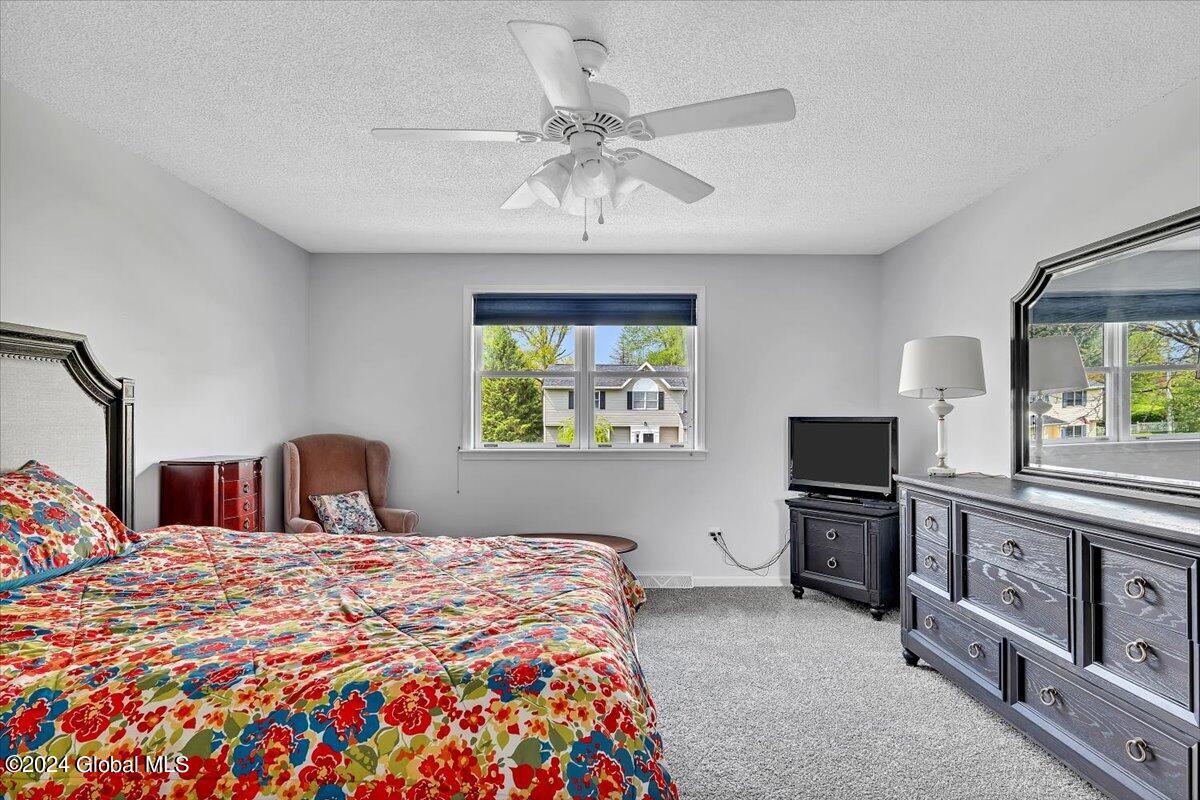 7 Mallard Road Bethlehem, NY 12077 - Photo 32 of 36 32-P1129185