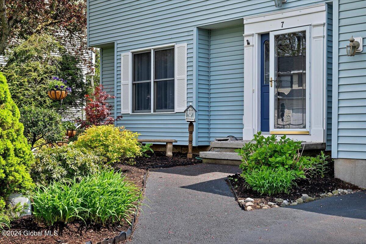 7 Mallard Road Bethlehem, NY 12077 - Photo 4 of 36 04-P1128994