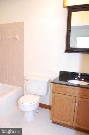 11401 Rambling Road Gaithersburg, MD 20879 - Photo 17 of 26 Bathroom in hallway upper level