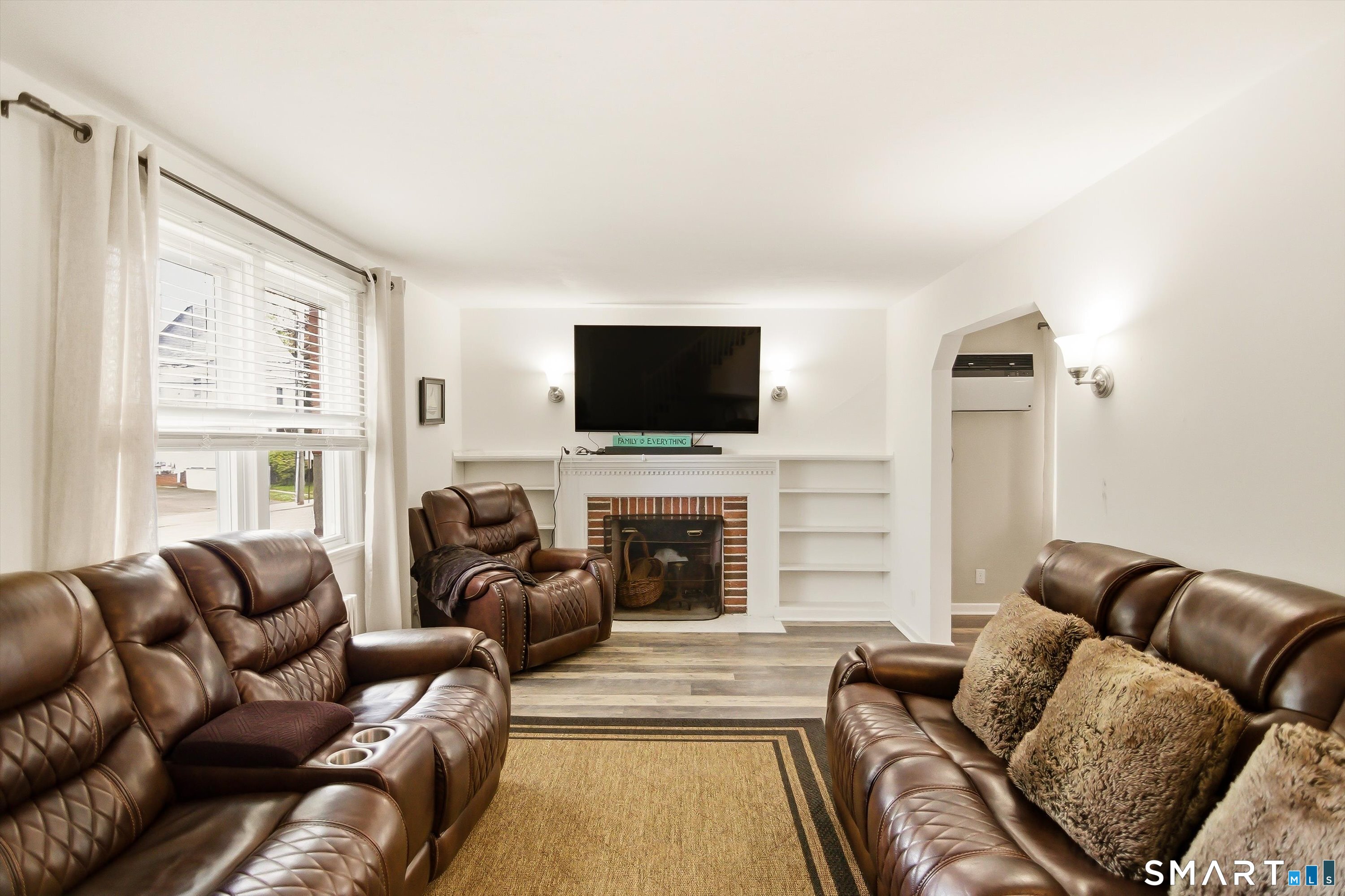 506 Lighthouse Road New Haven, CT 06512 - Photo 5 of 40