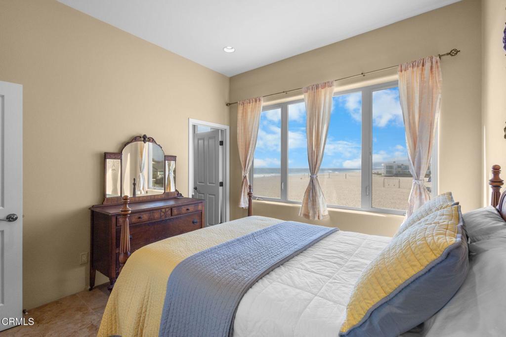 5160 Neptune Square Oxnard, CA 93035 - Photo 53 of 74