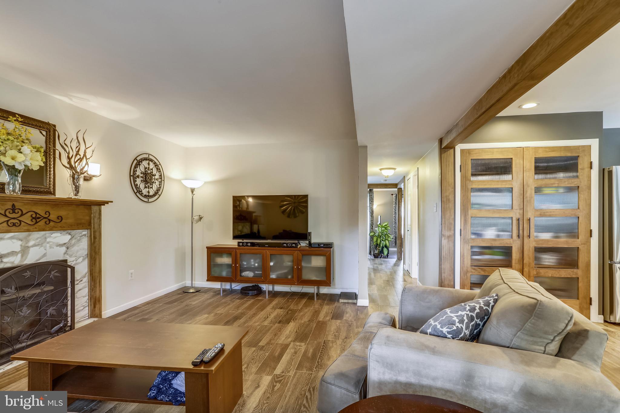 49 Thrush Road Sterling, VA 20164 - Photo 15 of 62 Family room view