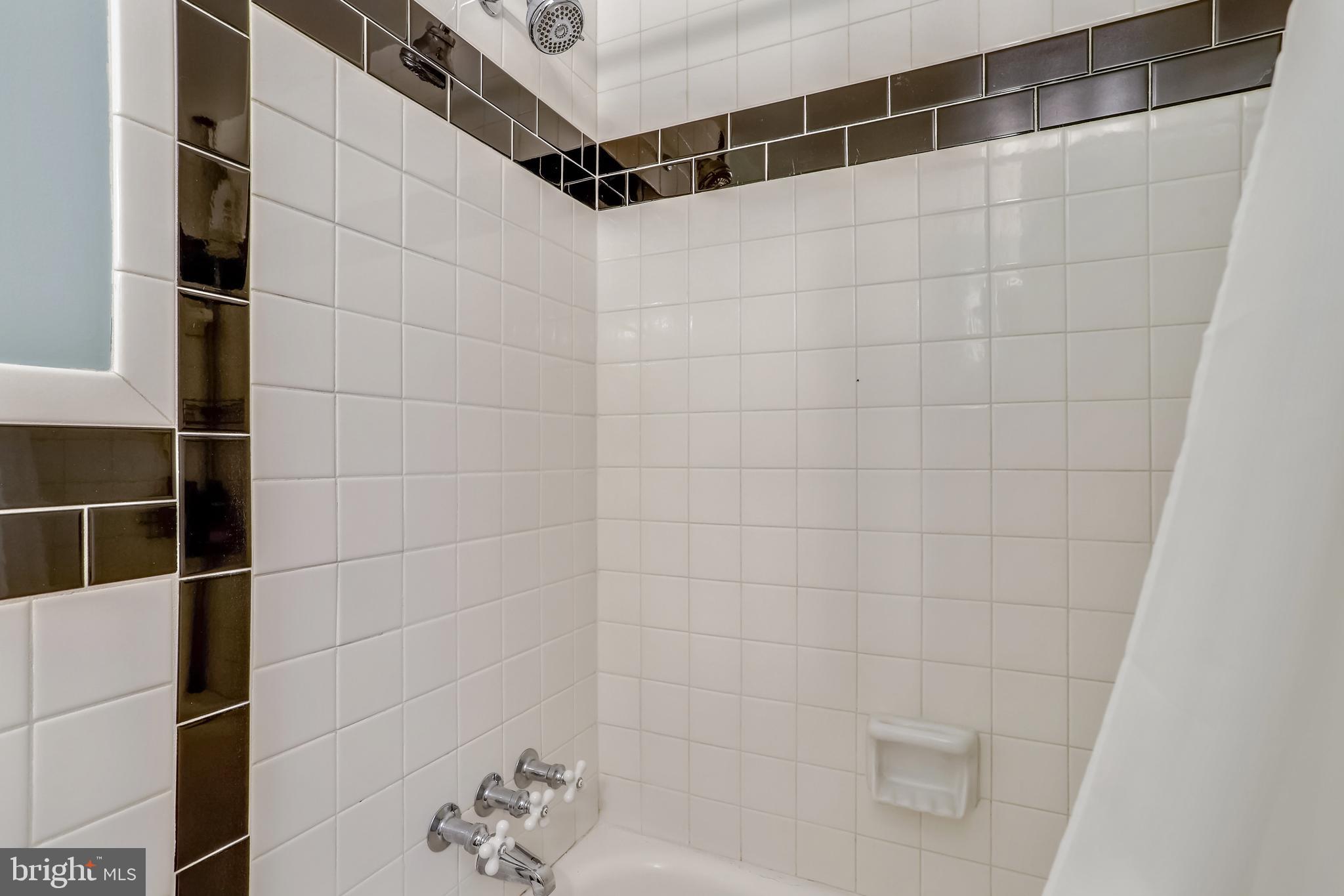 49 Thrush Road Sterling, VA 20164 - Photo 40 of 62 Upstairs Hall Bathroom
