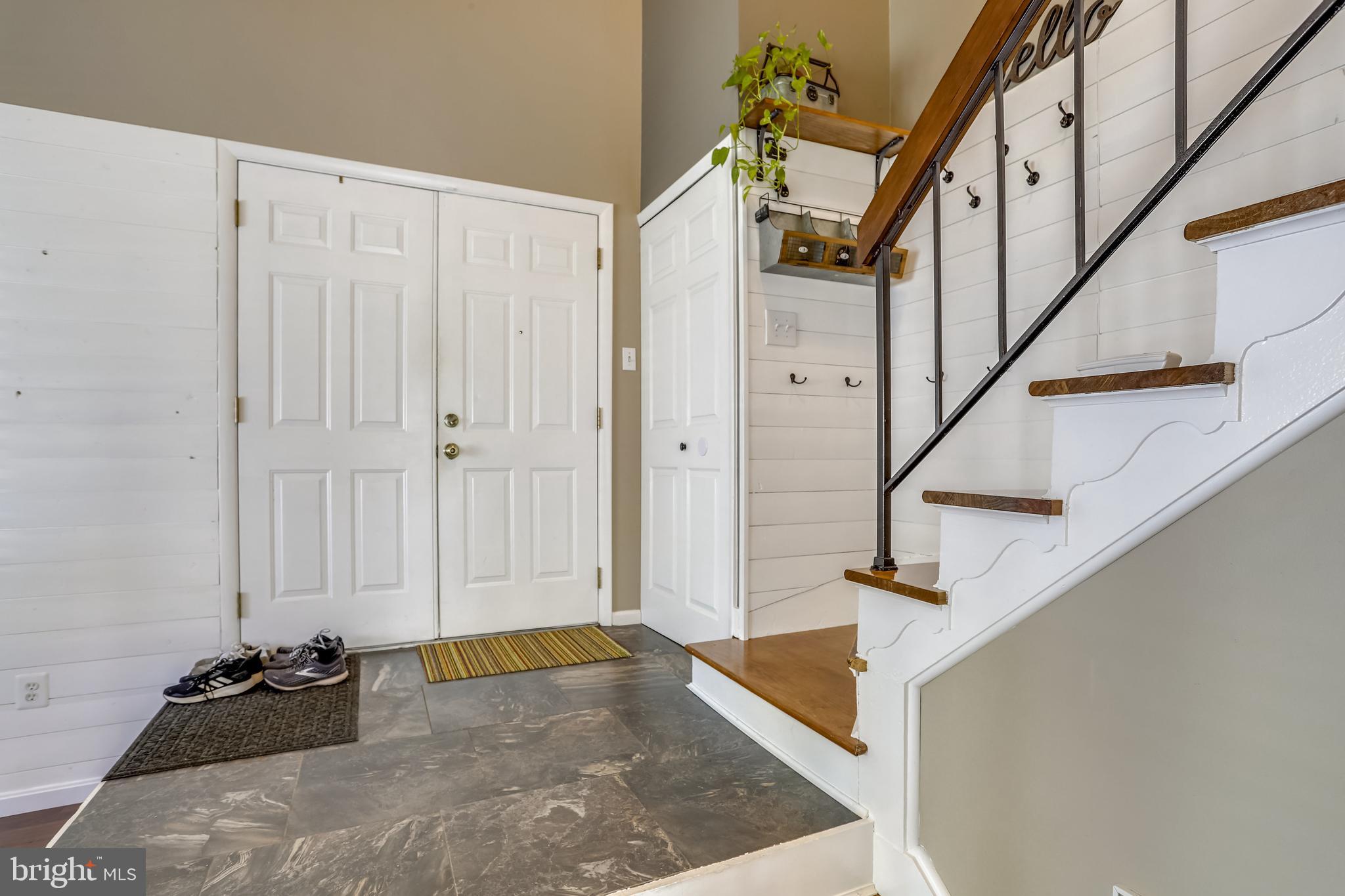 49 Thrush Road Sterling, VA 20164 - Photo 5 of 62 Foyer