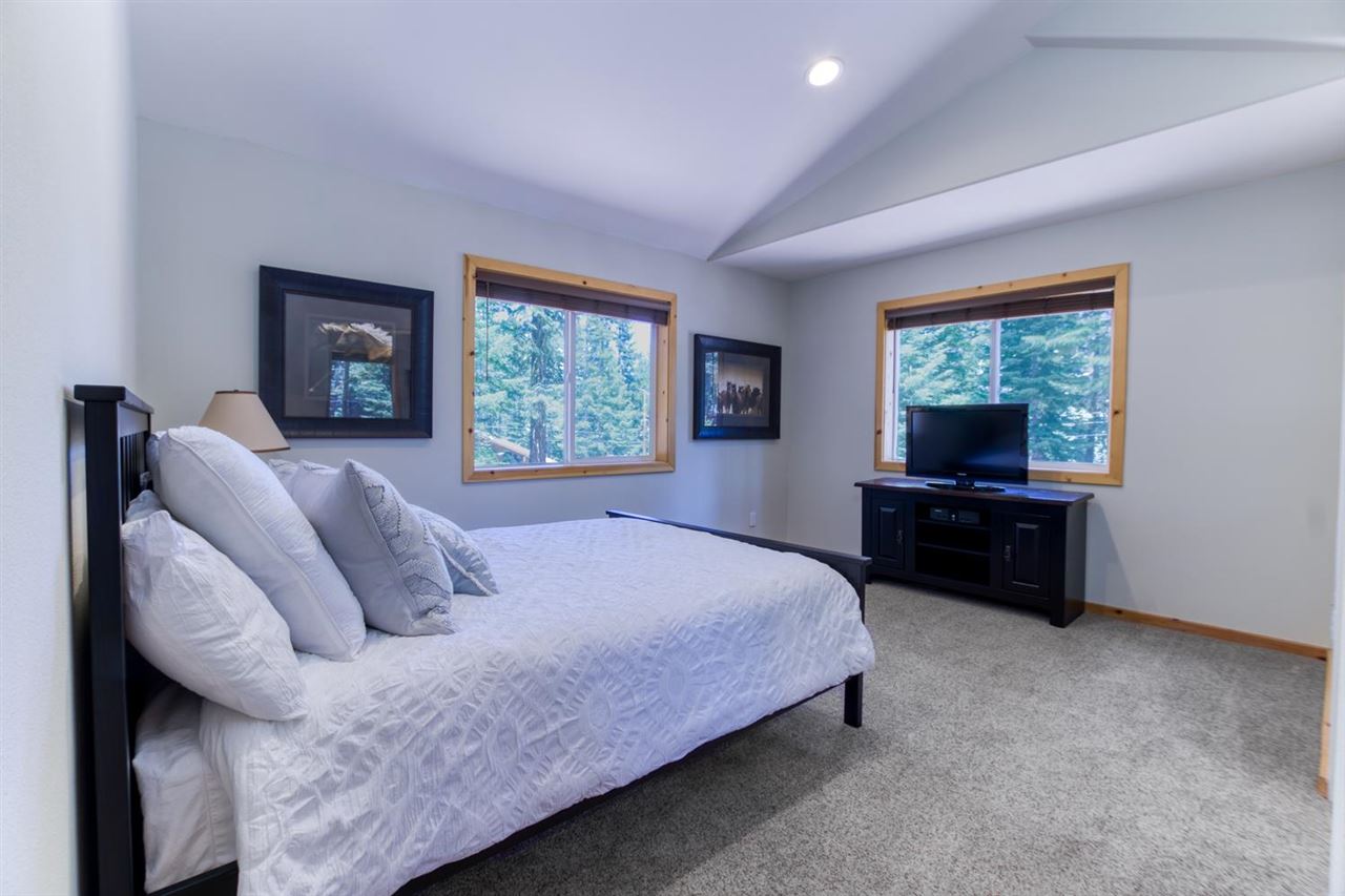 13813 Heidi Way Truckee, CA 96161 - Photo 11 of 21