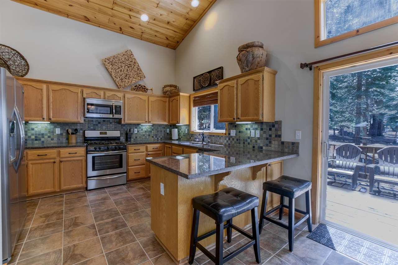 13813 Heidi Way Truckee, CA 96161 - Photo 6 of 21