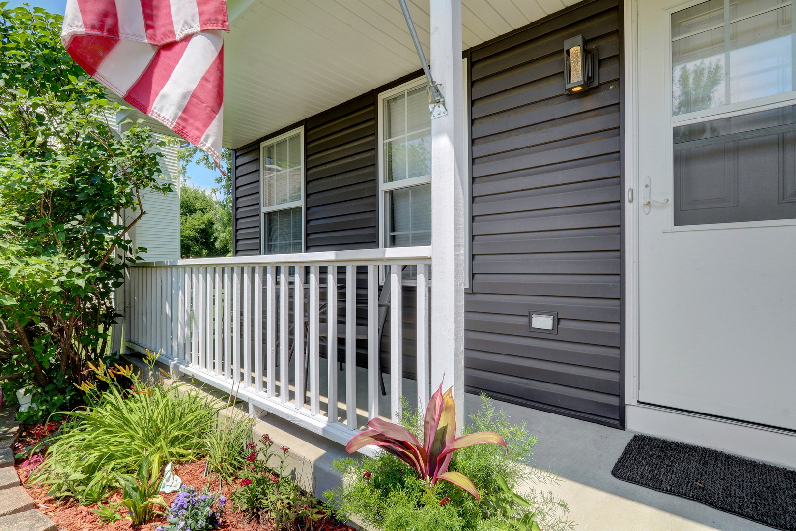 1111 Pheasant Run Zion, IL 60099 - Photo 3 of 38