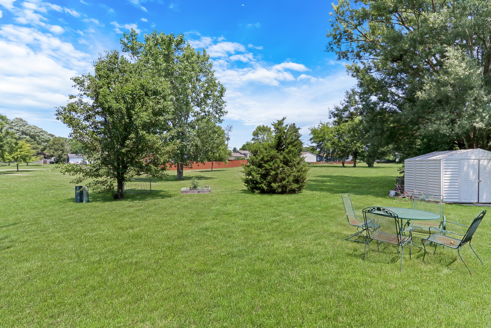 1111 Pheasant Run Zion, IL 60099 - Photo 5 of 38