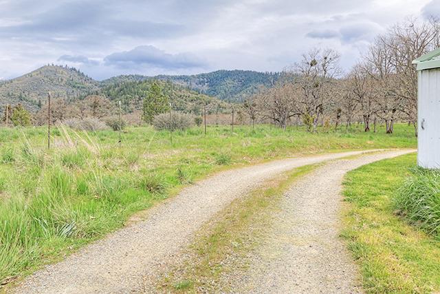 425 Holmstead Road Williams, OR 97544 - Photo 24 of 26 fencing