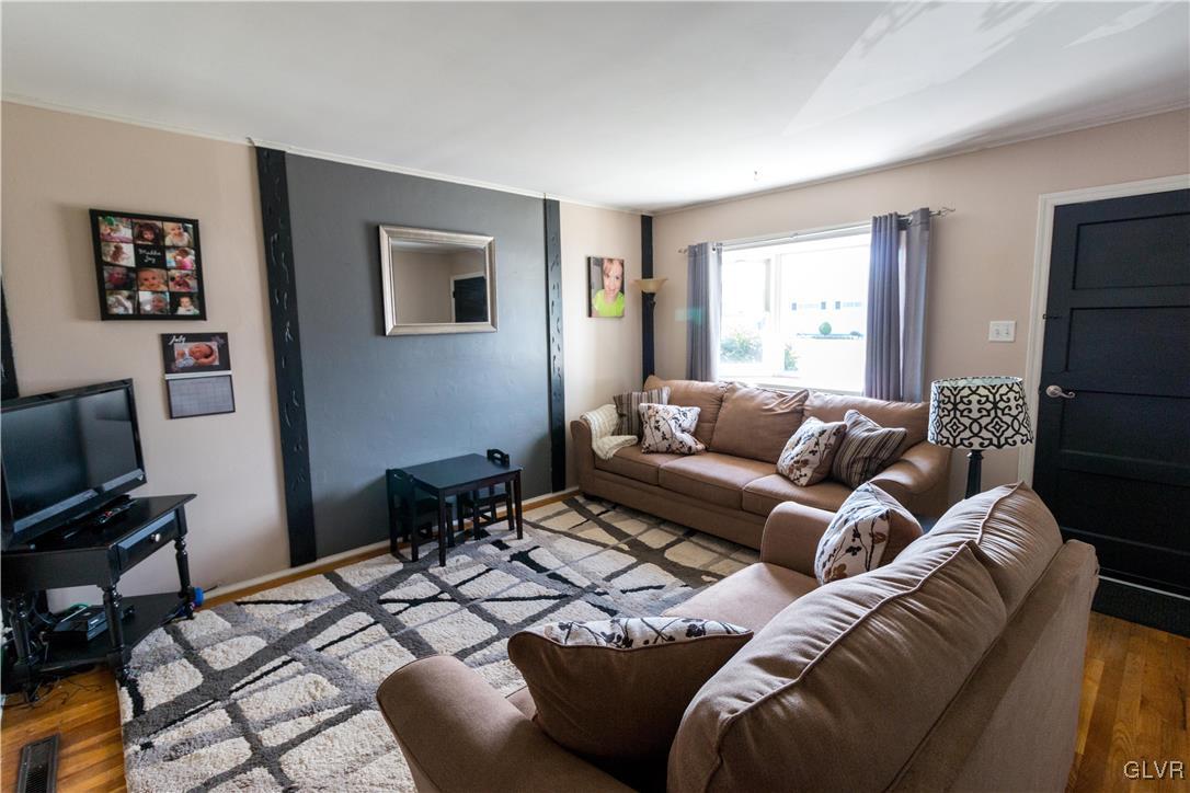 2127 Cypress Road Bethlehem, PA 18018 - Photo 3 of 19 Gallery Image 3