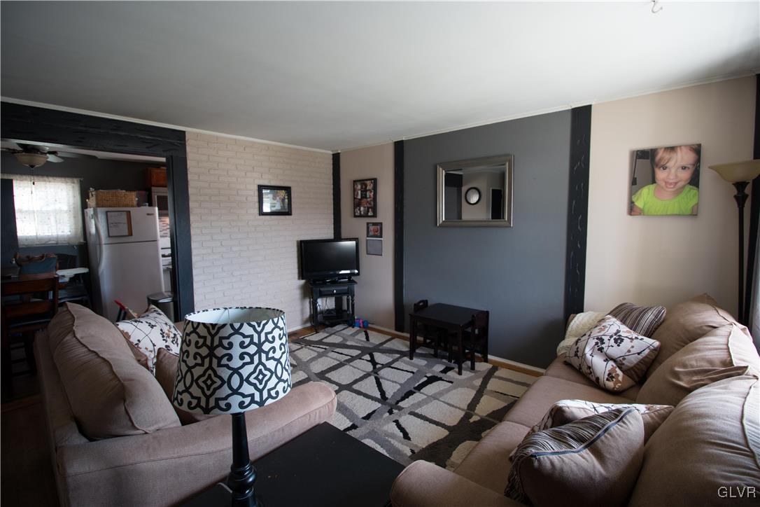 2127 Cypress Road Bethlehem, PA 18018 - Photo 4 of 19 Gallery Image 4