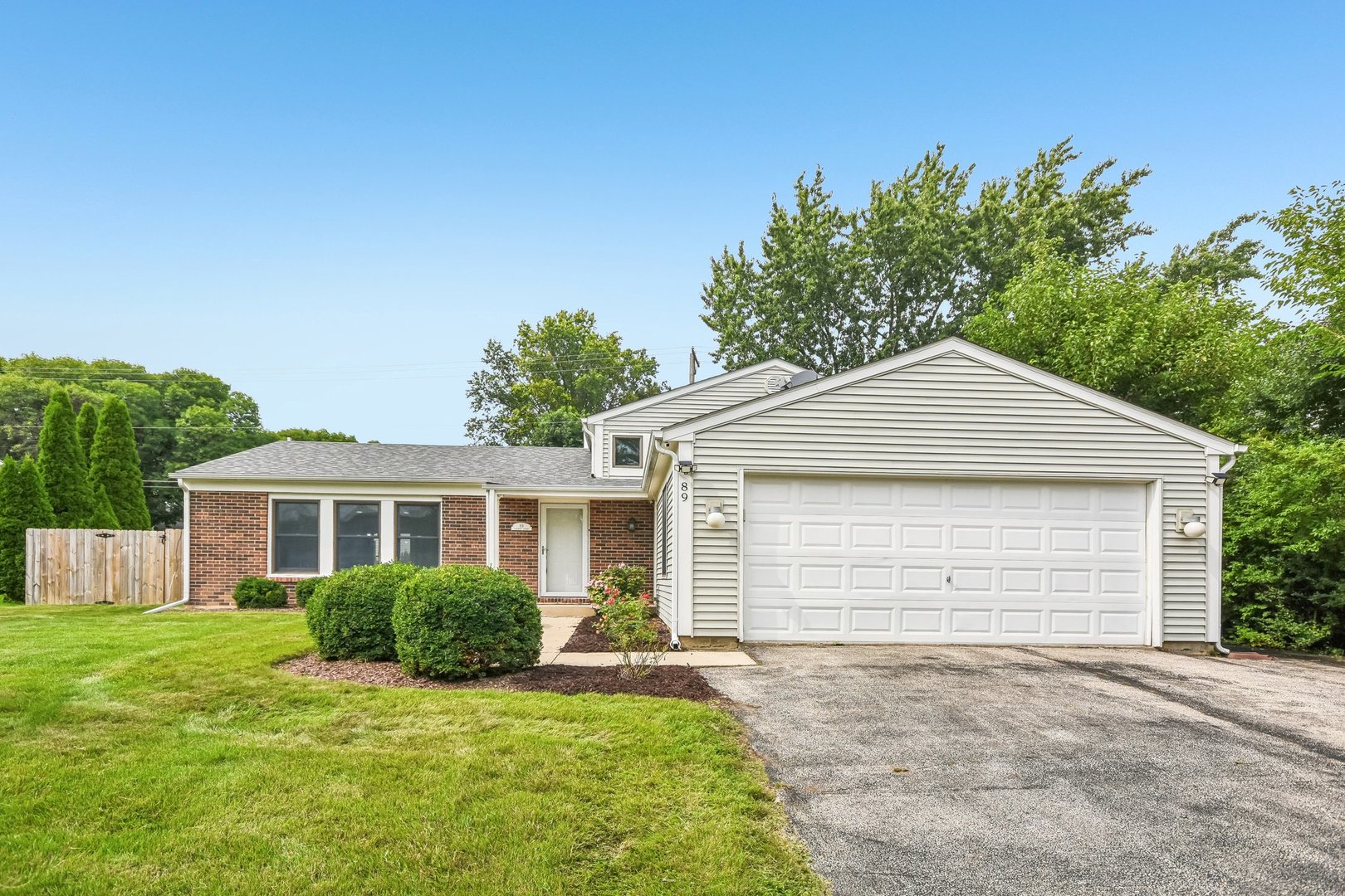 89 Foxcroft Road Naperville, IL 60565 - Photo 1 of 37 Gallery Image 1