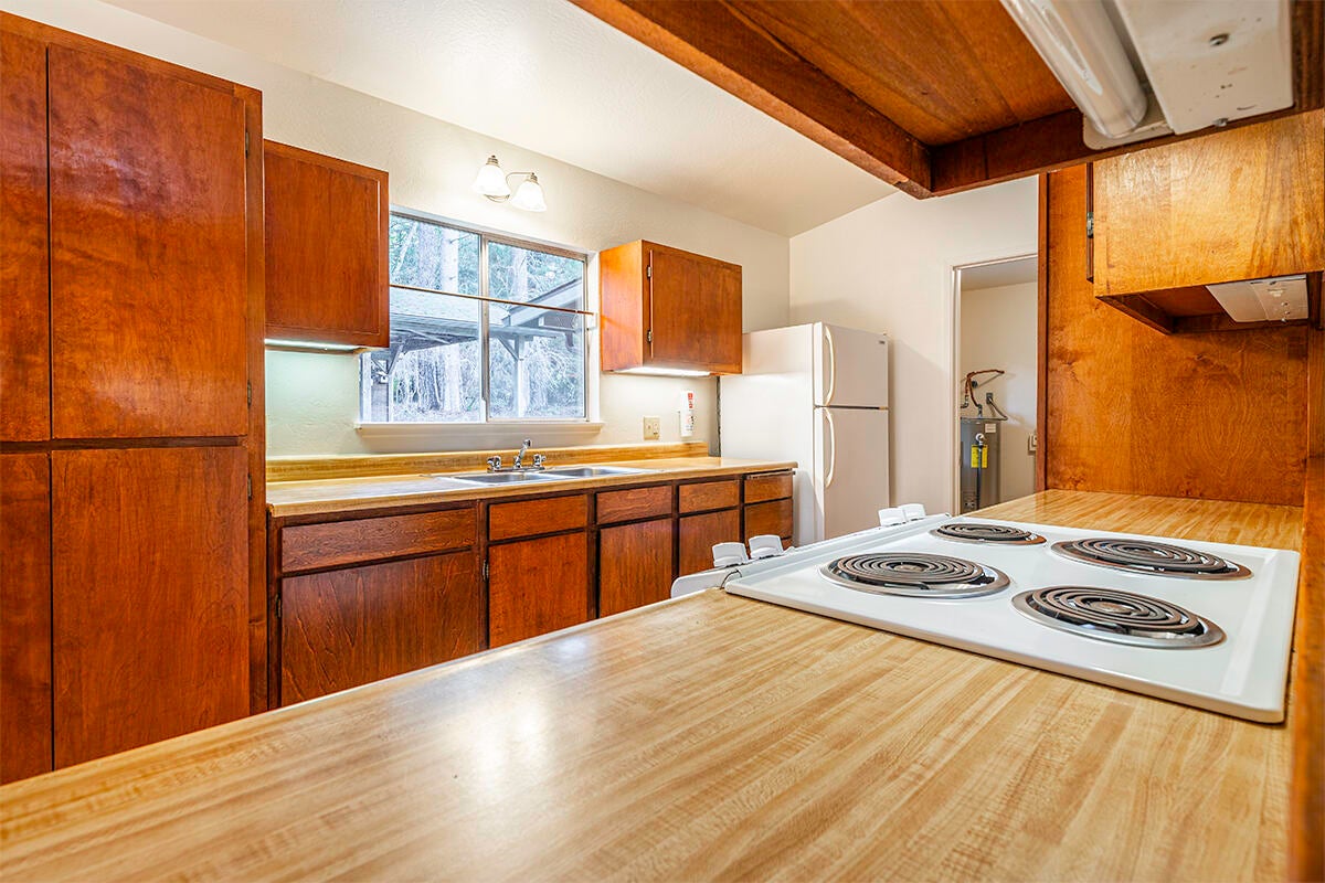 293 Davidson Road Williams, OR 97544 - Photo 26 of 37 DSC04691-HDR-Edit