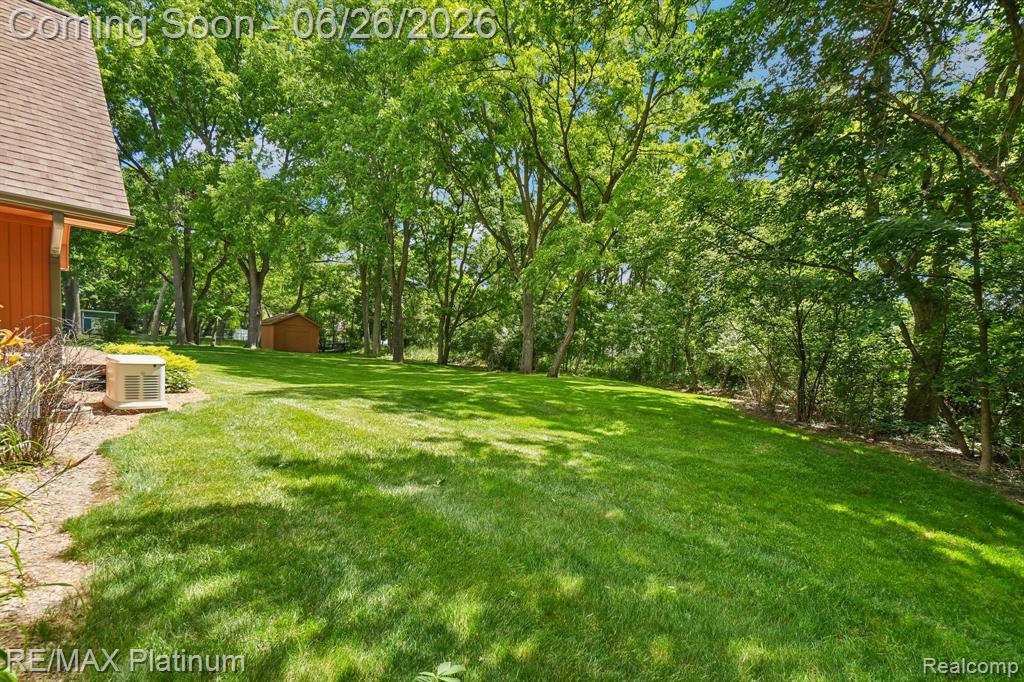 6100 Oak Valley Road Brighton, MI 48116 - Photo 35 of 47