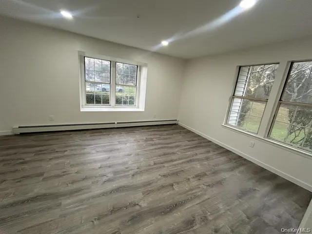 $499,999 | 5 Norfolk Court, Coram, NY 11727