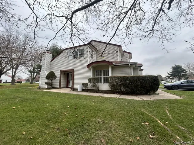 $499,999 | 5 Norfolk Court, Coram, NY 11727