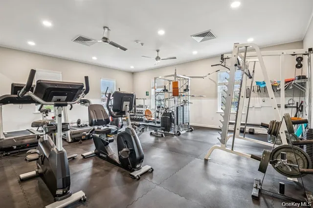 $499,999 | 5 Norfolk Court, Coram, NY 11727