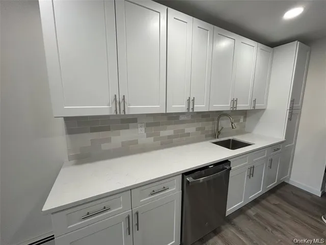 $499,999 | 5 Norfolk Court, Coram, NY 11727