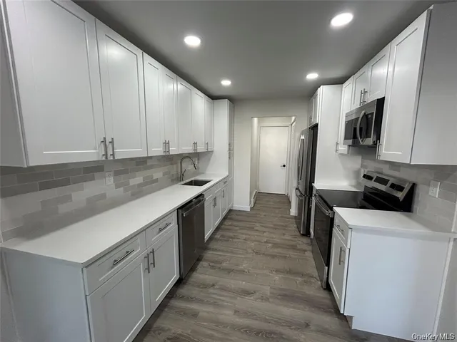 $499,999 | 5 Norfolk Court, Coram, NY 11727