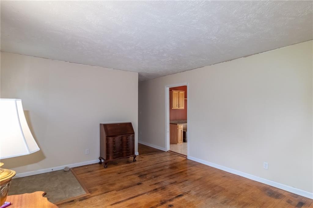 1806 West Stop 11 Road Indianapolis, IN 46217 - Photo 4 of 21 Gallery Image 4