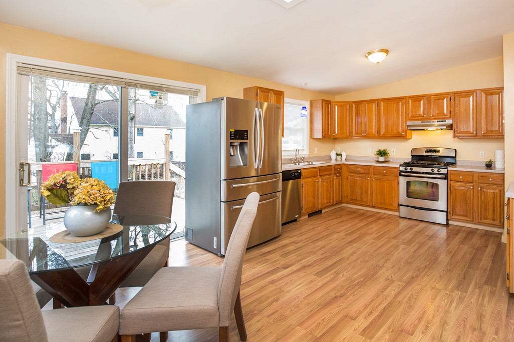 27 Sedalia Road Burlington, MA 01803 - Photo 8 of 30 Gallery Image 8