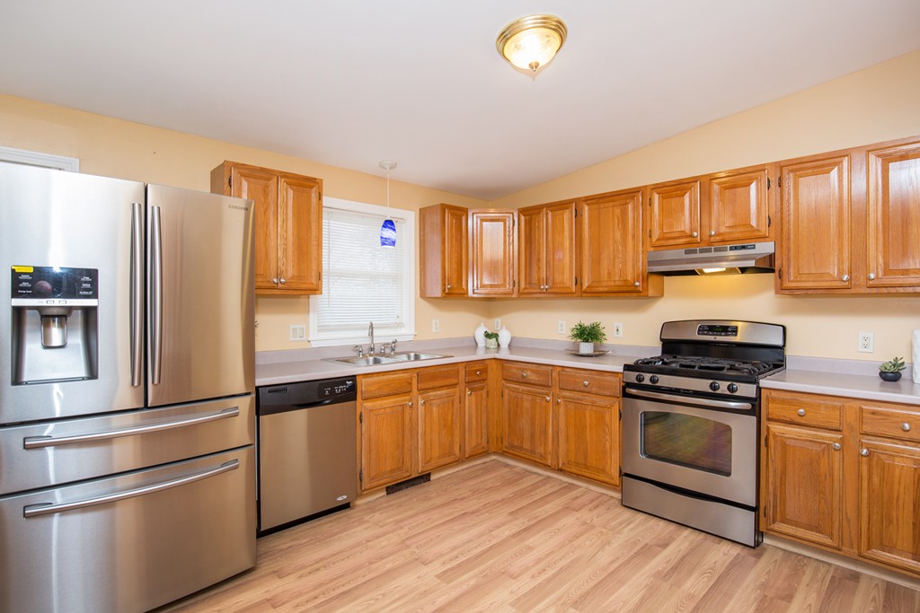 27 Sedalia Road Burlington, MA 01803 - Photo 10 of 30 Gallery Image 10