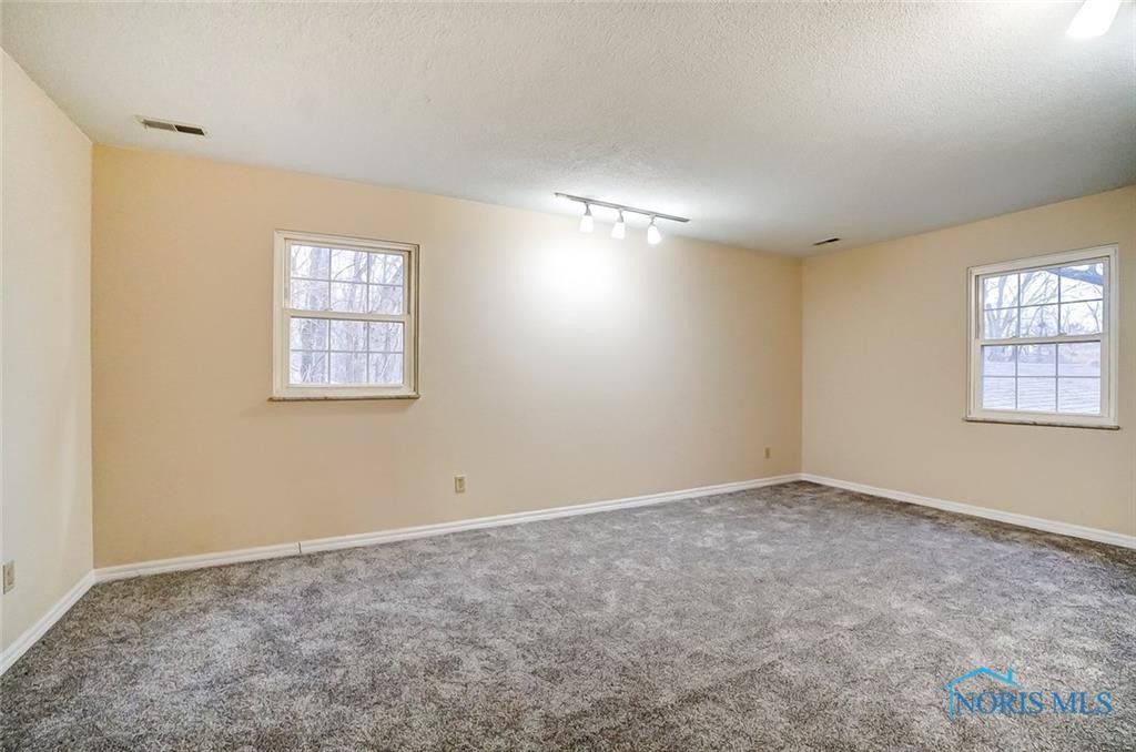 2101 King Road Toledo, OH 43617 - Photo 19 of 36 Gallery Image 19