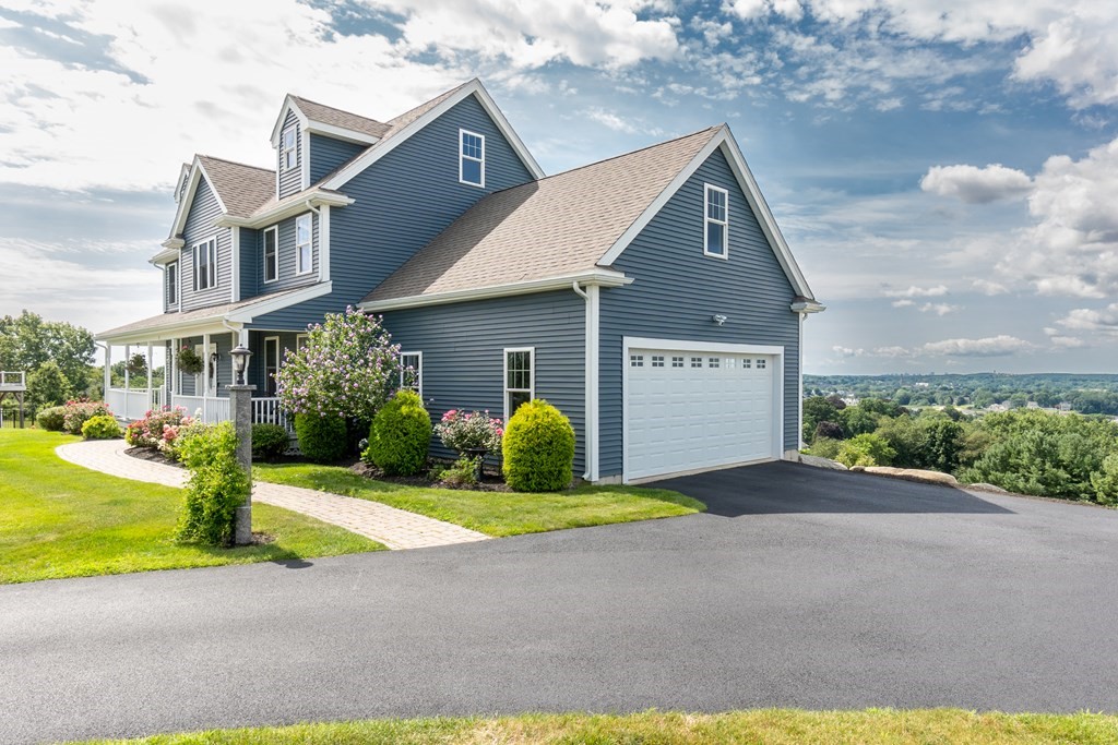 8 Hilltop Road Danvers, MA 01923 - Photo 4 of 42