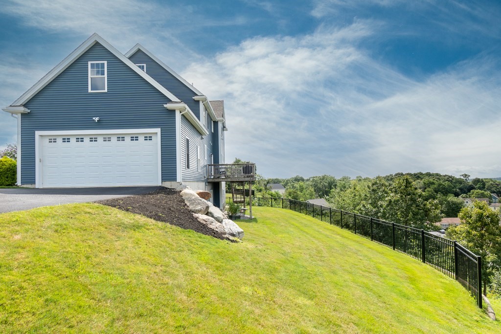 8 Hilltop Road Danvers, MA 01923 - Photo 5 of 42