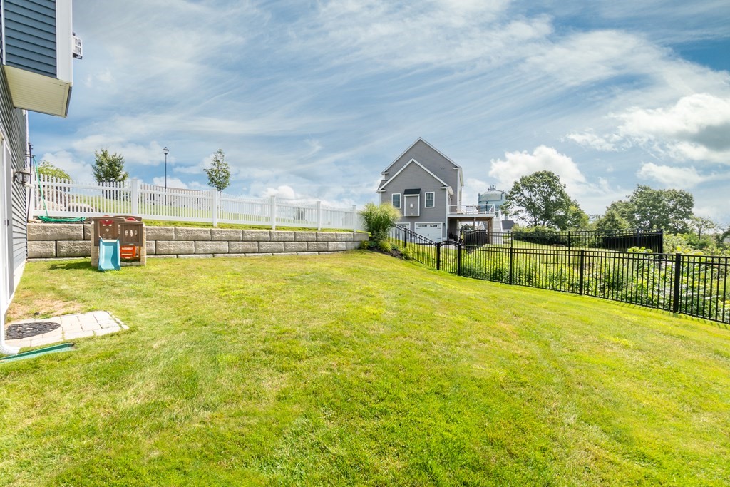 8 Hilltop Road Danvers, MA 01923 - Photo 6 of 42