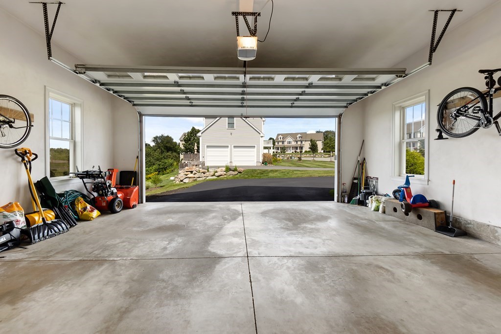 8 Hilltop Road Danvers, MA 01923 - Photo 8 of 42