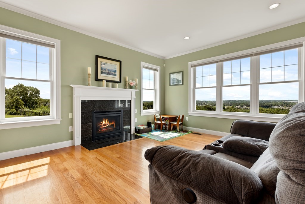 8 Hilltop Road Danvers, MA 01923 - Photo 10 of 42