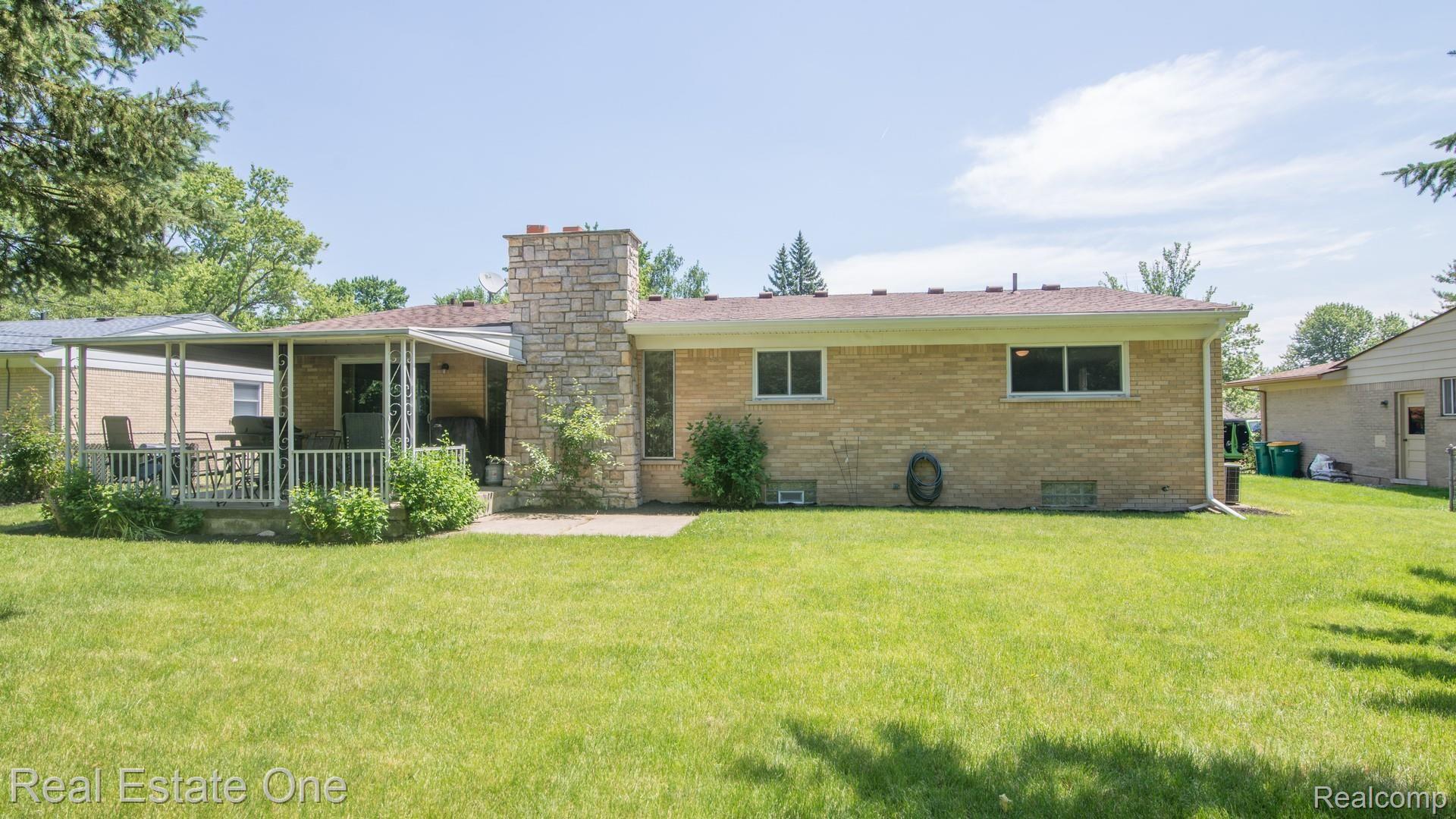 23917 Meadowbrook Road Novi, MI 48375 - Photo 26 of 32 004_29.jpg