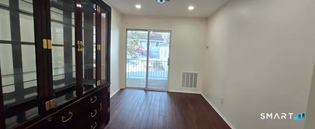 $2,200 | 50 Greenhouse Road, Unit 65D, Bridgeport, CT 06606