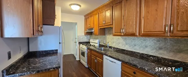 $2,200 | 50 Greenhouse Road, Unit 65D, Bridgeport, CT 06606