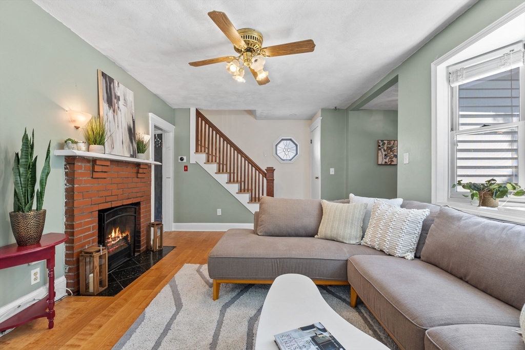 7 Hanson Street Wakefield, MA 01880 - Photo 7 of 30