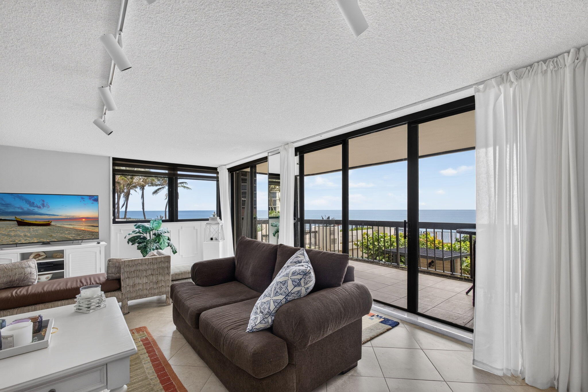 5380 North Ocean Drive, Unit 2E Riviera Beach, FL 33404 - Photo 15 of 62 9-web-or-mls-5D1A3696