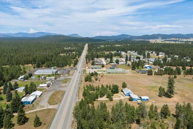 $500,000 | 40010 North Newport Highway, Elk, WA 99009