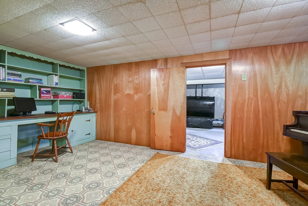 31 Longhill Road Lynn, MA 01904 - Photo 17 of 29 Gallery Image 17