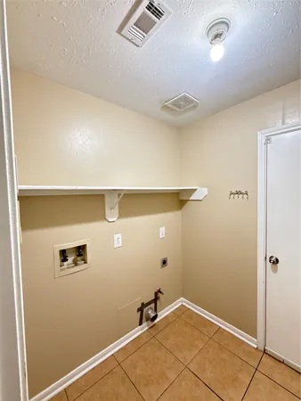 a view of utility room