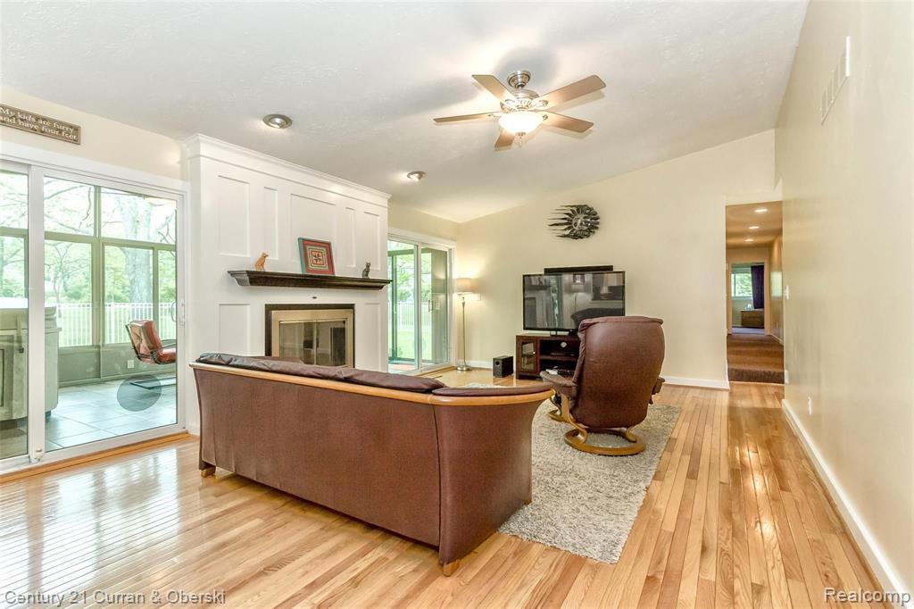 28735 Salem Road Farmington, MI 48334 - Photo 9 of 42
