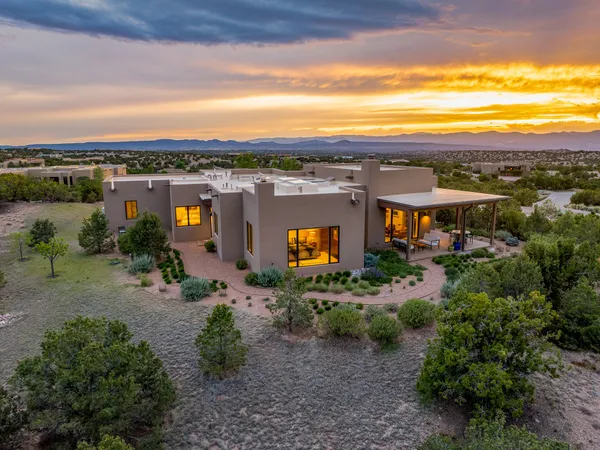 $1,785,000 | 31 Sundance Ridge Circle, Santa Fe, NM 87506