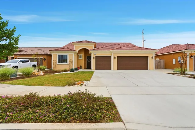 $569,900 | 4613 West Payson Court, Visalia, CA 93291