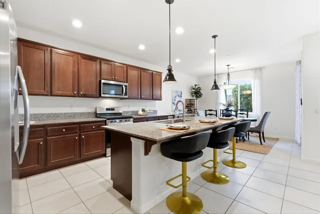 $569,900 | 4613 West Payson Court, Visalia, CA 93291