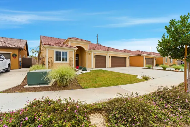 $569,900 | 4613 West Payson Court, Visalia, CA 93291