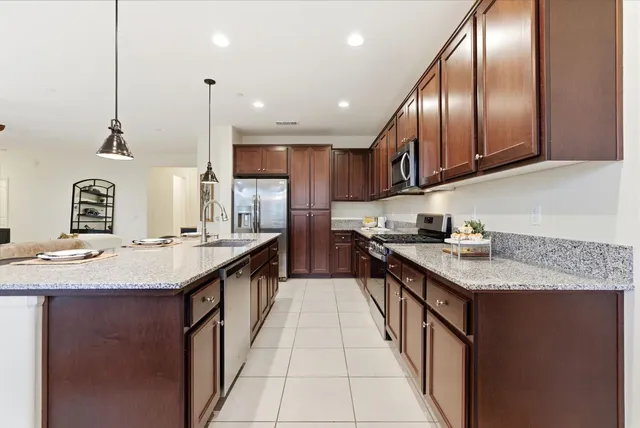 $569,900 | 4613 West Payson Court, Visalia, CA 93291