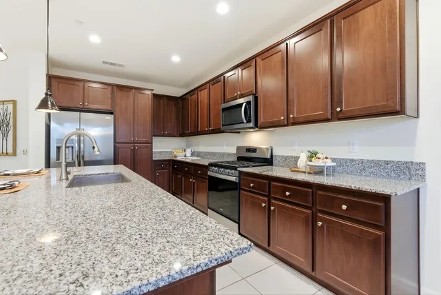 $569,900 | 4613 West Payson Court, Visalia, CA 93291